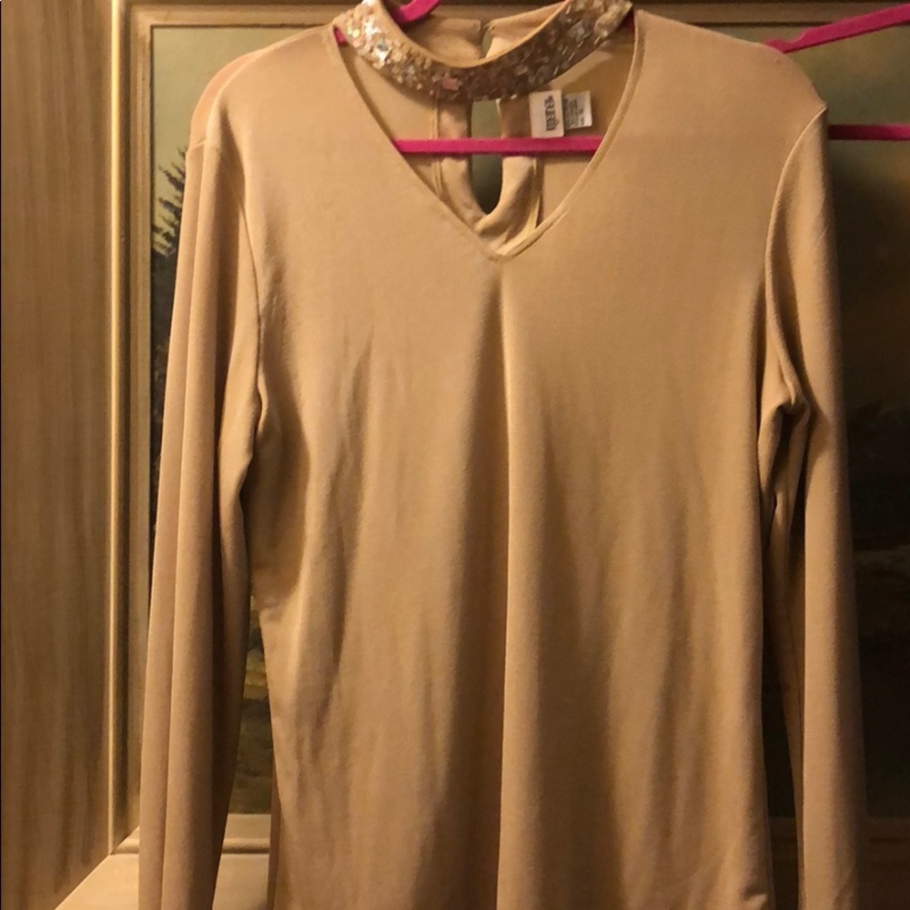 Large nude blouse✨